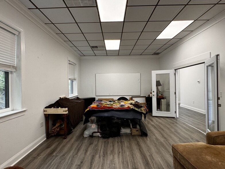 More Photos Of 490 Westfield Rd, Charlottesville Storefront Retail Office For Sale
