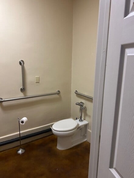 More Photos Of 208 E Plume St, Norfolk Office For Lease