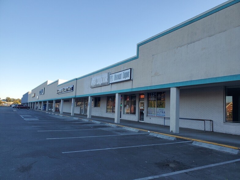 More Photos Of 2020 S Jefferson St, Perry Unknown For Lease