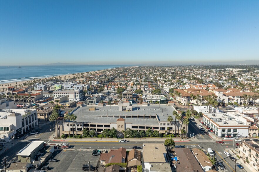 More Photos Of 200 Main St, Huntington Beach Storefront Retail Office For Lease