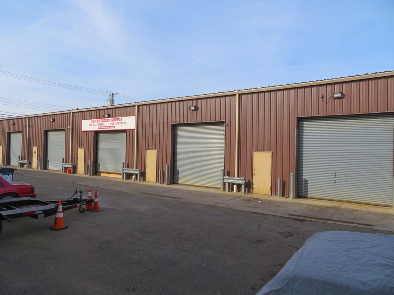 More Photos Of 141 Industrial Loop, Staten Island Warehouse For Sale