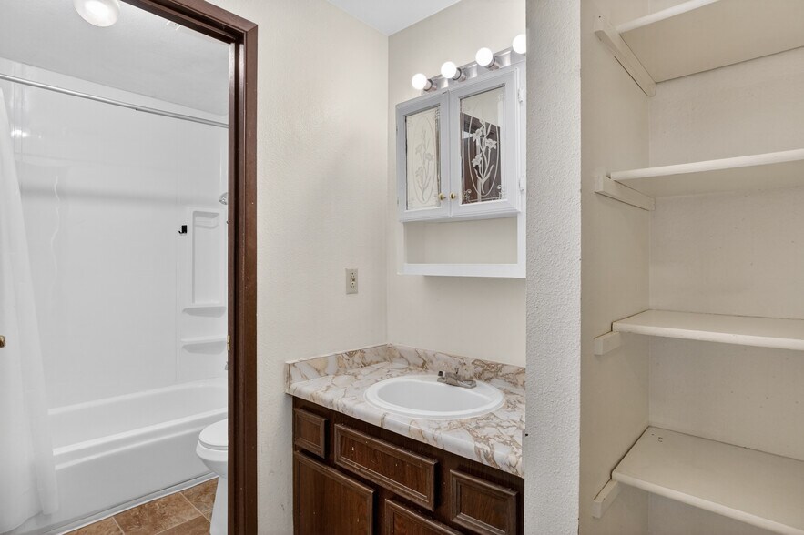 More Photos Of 19109-19123 SE Yamhill St, Gresham Apartments For Sale