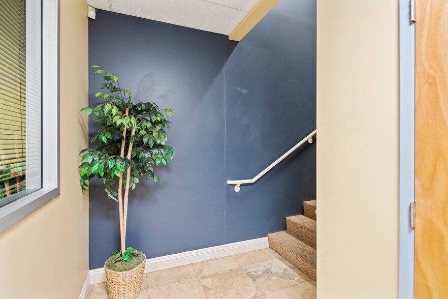 More Photos Of 28534-28536 Constellation Rd, Valencia Industrial For Sale