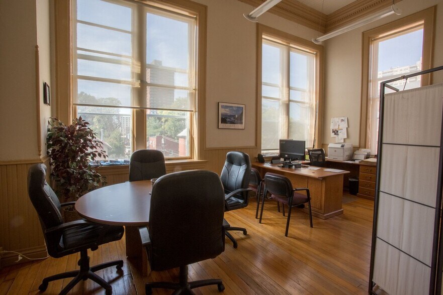 More Photos Of 12-14 N Newstead Ave, Saint Louis Office For Sale