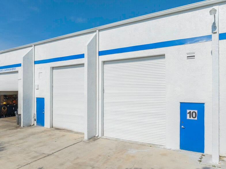 More Photos Of 1593 SE Village Green Dr, Port Saint Lucie Warehouse For Lease