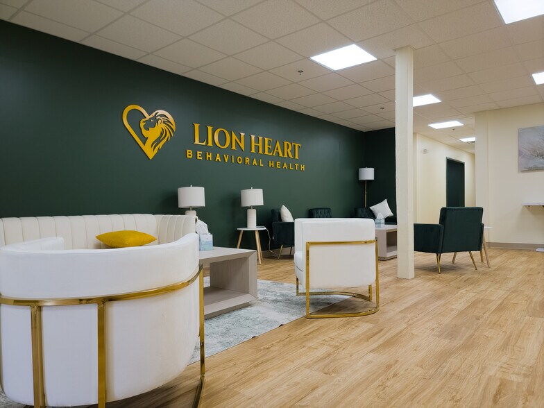 More Photos Of 770 Broadway, Raynham Storefront Retail Office For Lease