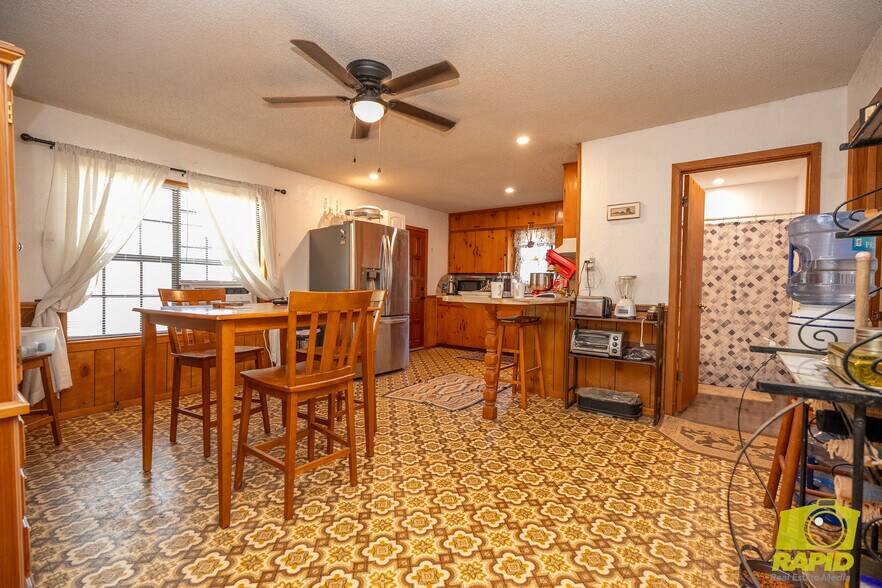 More Photos Of 425 Highland Park, Robert Lee Flex For Sale