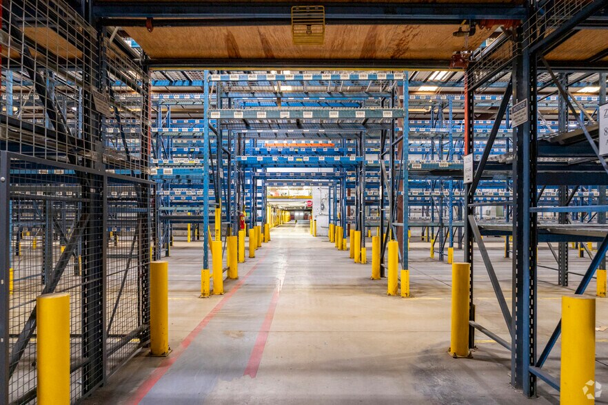 More Photos Of 3900 S Cicero Ave, Cicero Warehouse For Sale