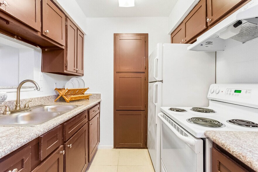 More Photos Of 8600 S Course Dr, Houston Apartments For Sale