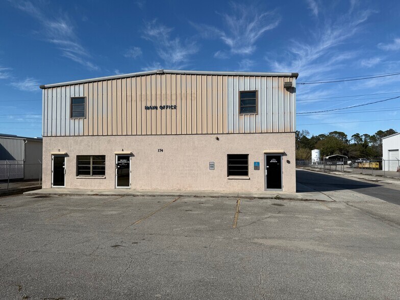 More Photos Of 174 Rich St, Venice Warehouse For Lease