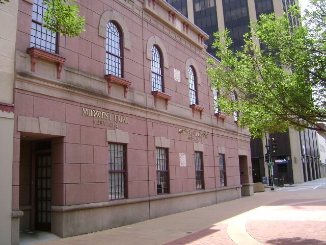 More Photos Of 15 SW Old State Capitol Plz, Springfield Office For Sale