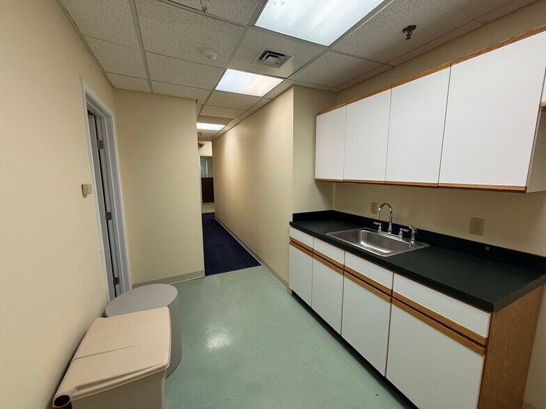 More Photos Of 234 Littleton Rd, Westford Office For Lease