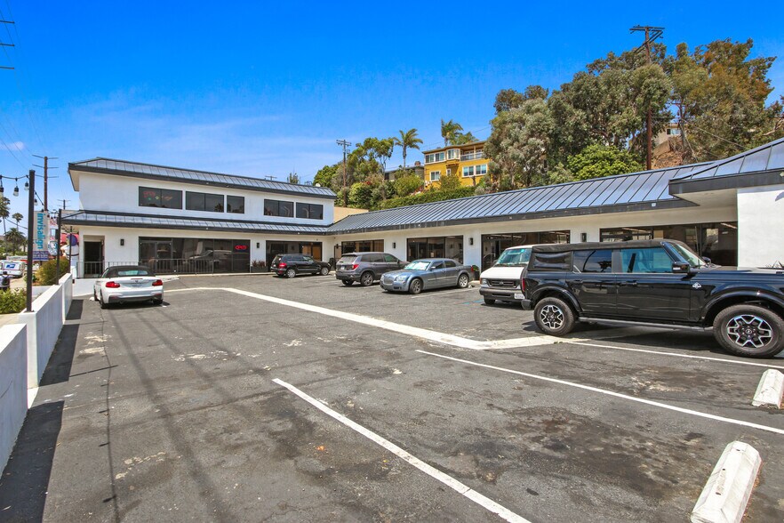 More Photos Of 8416-8432 Pershing Dr, Playa Del Rey Storefront Retail Office For Lease