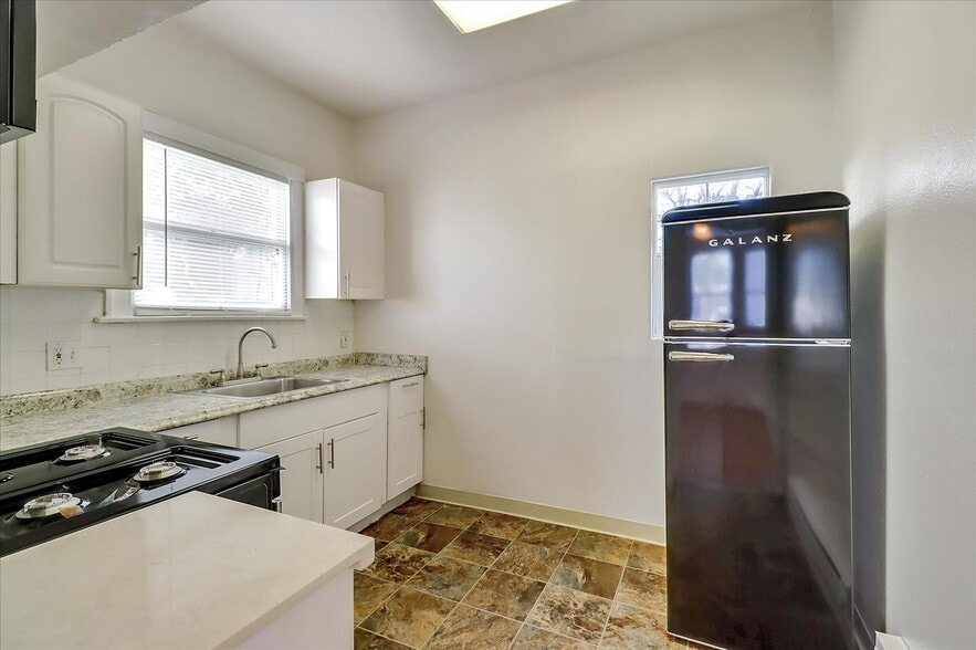 More Photos Of 270 E Saint John St, San Jose Apartments For Sale