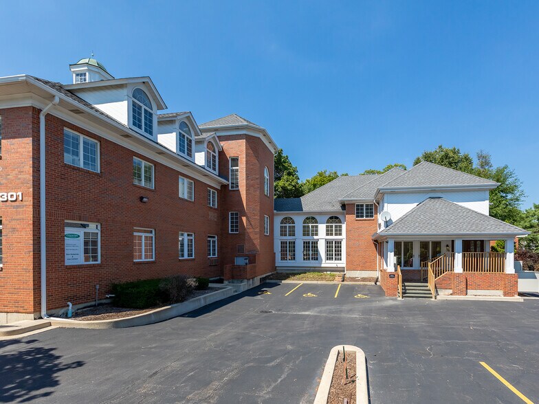 Primary Photo Of 301 W Roosevelt Rd, Wheaton Office For Lease