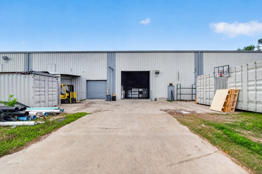 Primary Photo Of 1320 Almeda Genoa Rd, Houston Manufacturing For Lease