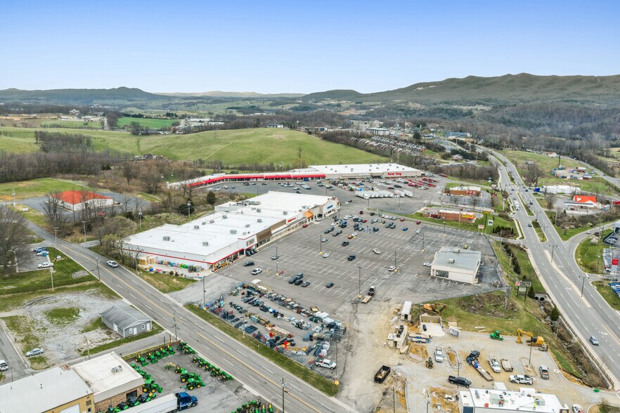 More Photos Of 1380 E Main St, Wytheville Supermarket For Sale