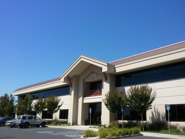 More Photos Of 550 Gateway Dr, Napa Office For Lease