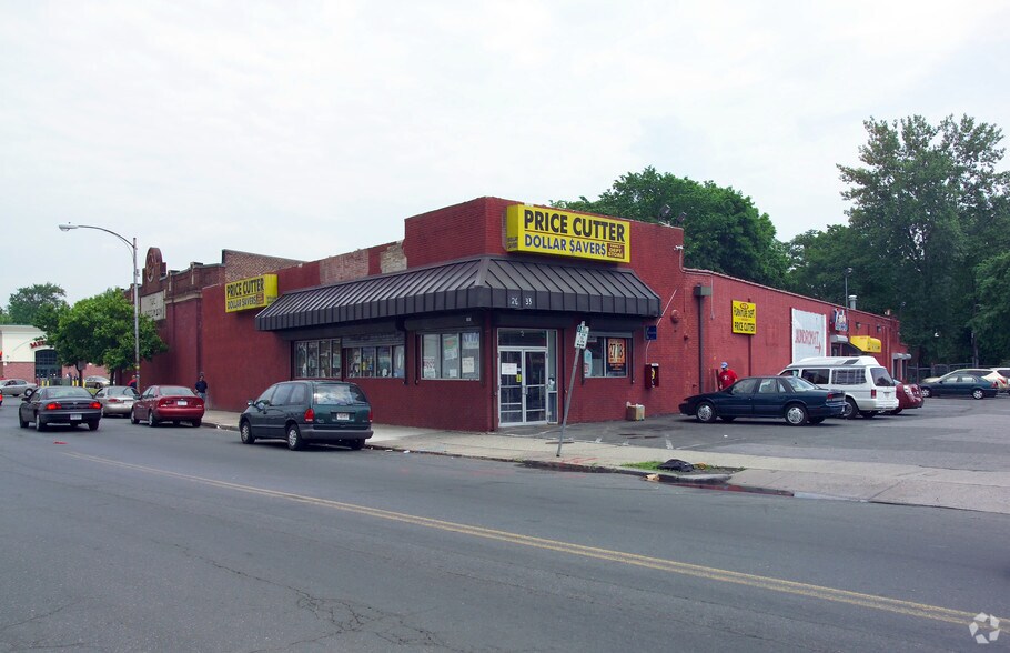 More Photos Of 2625-2633 Main St, Springfield Freestanding For Lease