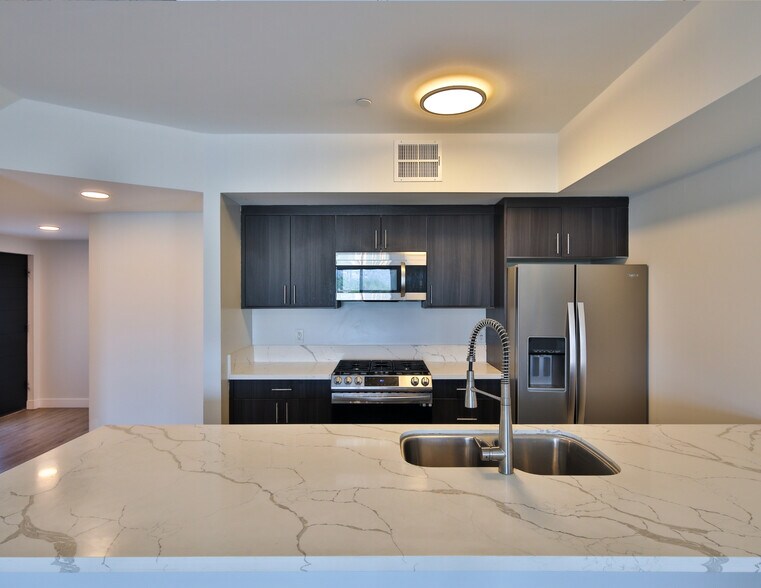 More Photos Of 1300 W Mission Blvd, Pomona Apartments For Sale