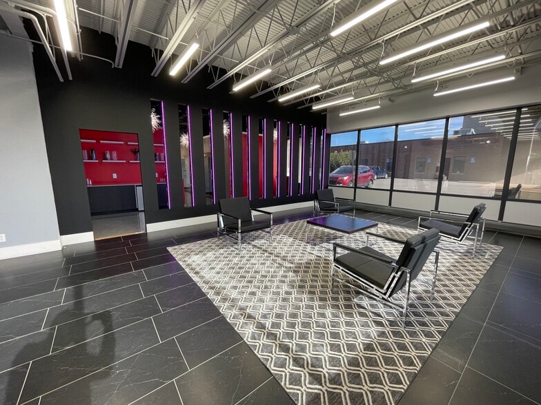 More Photos Of 24681 Northwestern Hwy, Southfield Office Residential For Lease
