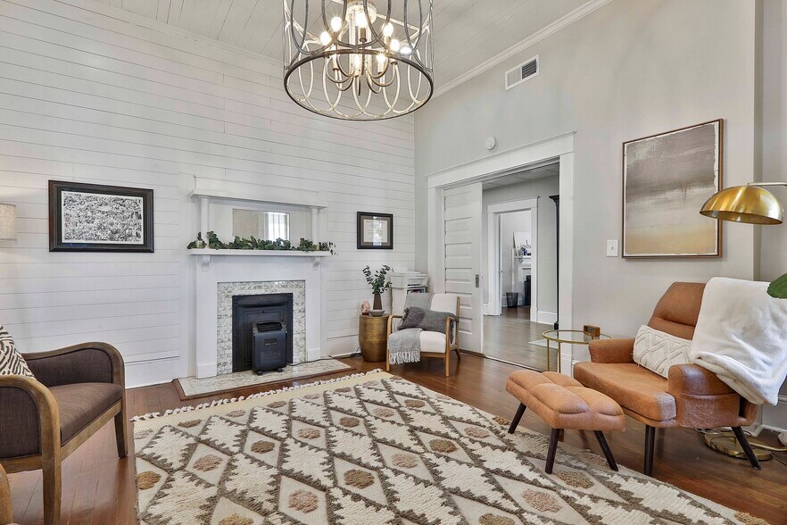 More Photos Of 53 Washington St, Fairburn Office For Sale