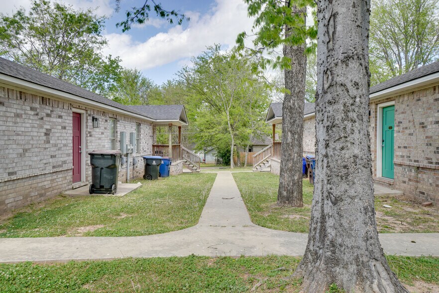 More Photos Of 1621 S Q St, Fort Smith Apartments For Sale
