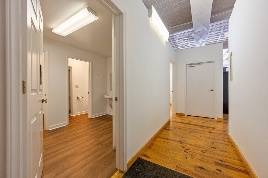 More Photos Of 516 N Main St, Hillsville Office Residential For Sale