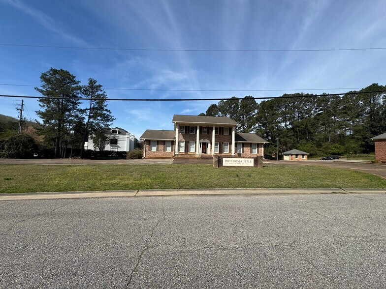 More Photos Of 1900 Indian Lake Dr, Birmingham Office For Sale
