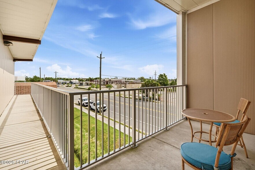 More Photos Of 1331 Harrison Ave, Panama City Showroom For Sale