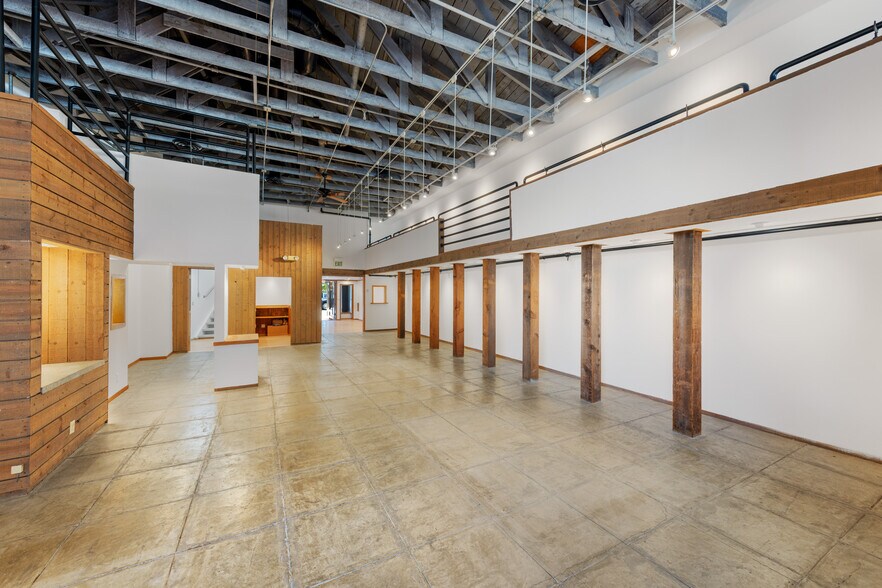 More Photos Of 668 Bridgeway, Sausalito Storefront For Sale