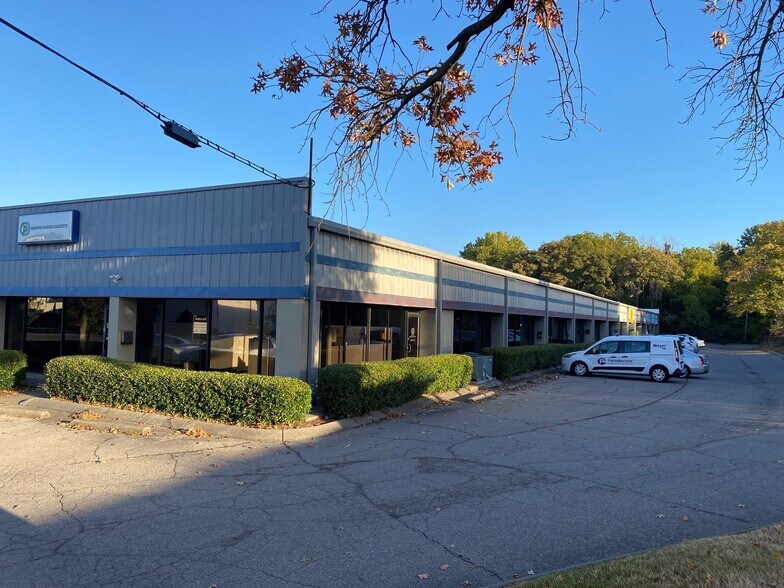 More Photos Of 1100-1120 Elm Hill Pike, Nashville Light Manufacturing For Lease
