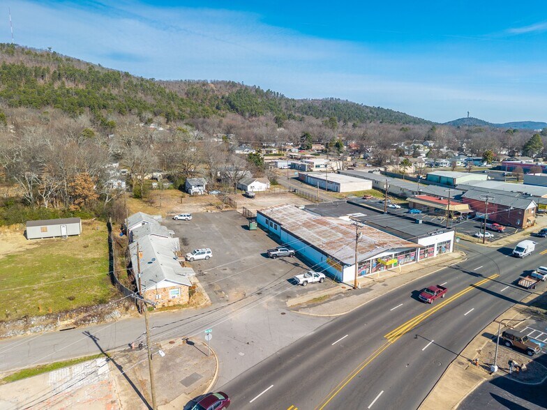 More Photos Of 606 Albert Pike Rd, Hot Springs National Park Freestanding For Sale