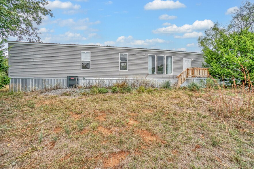 More Photos Of 42851 E County Road 1470, Lone Wolf Land For Sale