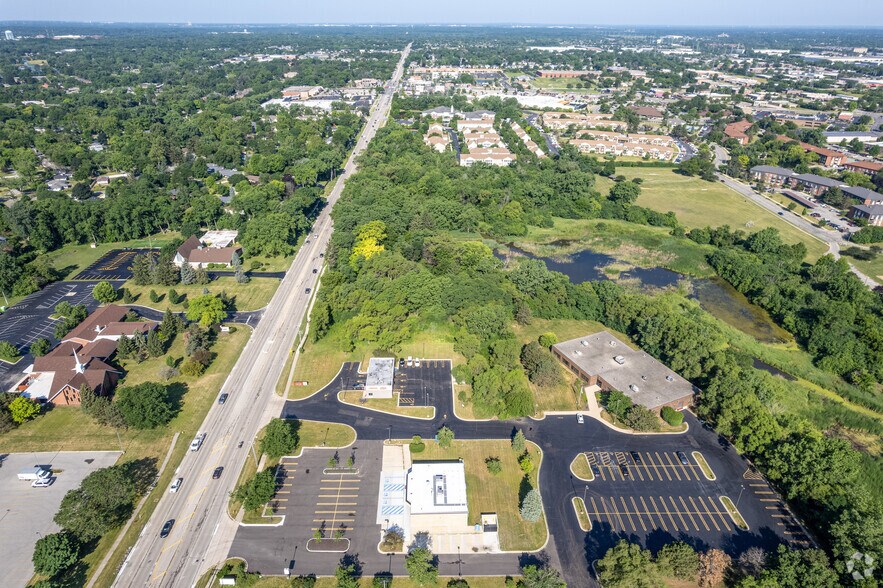 More Photos Of 845 E Geneva Rd, Carol Stream Office For Sale