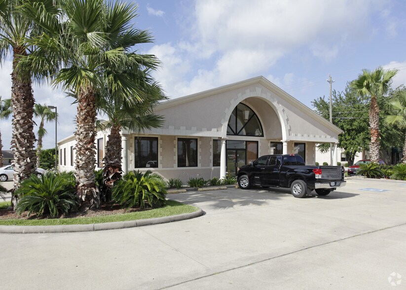 Primary Photo Of 3326 Watters Rd, Pasadena Medical For Sale