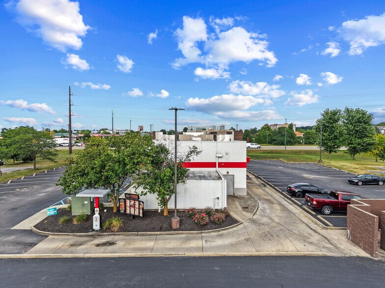 More Photos Of 6007 Gateway Dr, Plainfield Fast Food For Sale