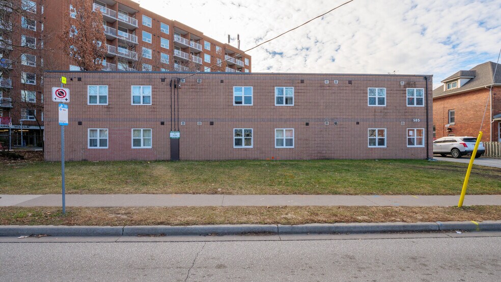 More Photos Of 585 Mill St, Windsor Apartments For Sale