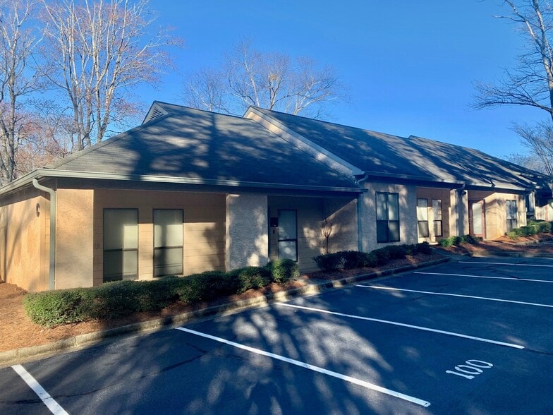More Photos Of 875 Old Roswell Rd, Roswell Office For Sale