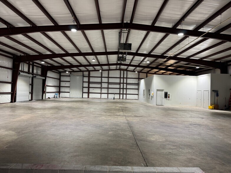 More Photos Of 628 Industrial Park Rd, Roberta Industrial For Lease