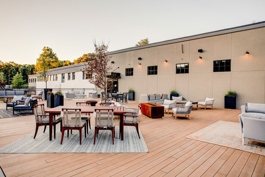 More Photos Of 11 Sullivan Way, Asheville Warehouse For Lease