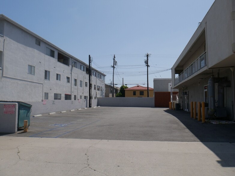 More Photos Of 1124-1134 Montana Ave, Santa Monica General Retail For Lease
