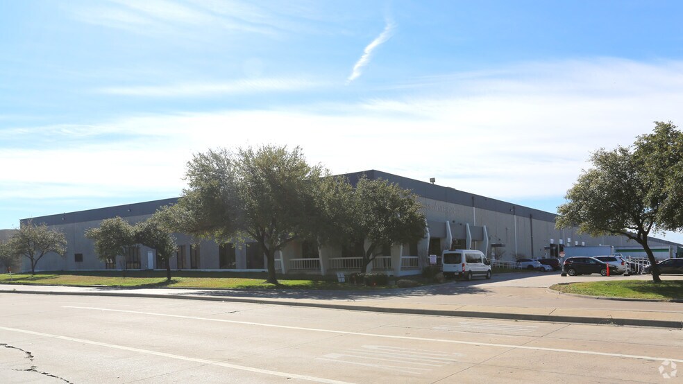 More Photos Of 2055 Luna Dr, Carrollton Warehouse For Lease