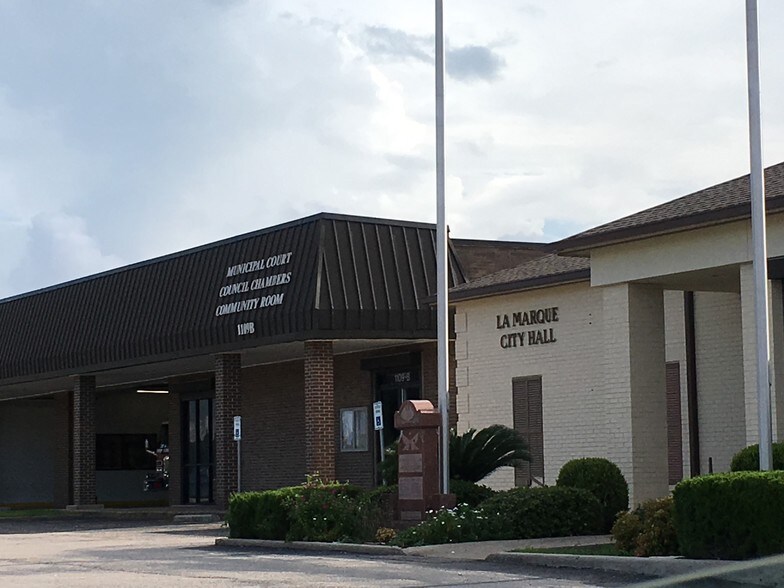 More Photos Of 1017 Bayou Rd, La Marque Storefront For Sale