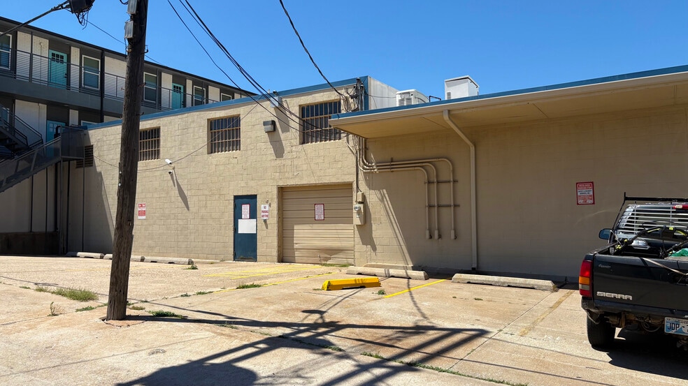 More Photos Of 416-418 NW 8th St, Oklahoma City Office For Sale