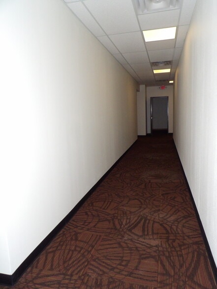 More Photos Of 11500 Pellicano Dr, El Paso Showroom For Lease