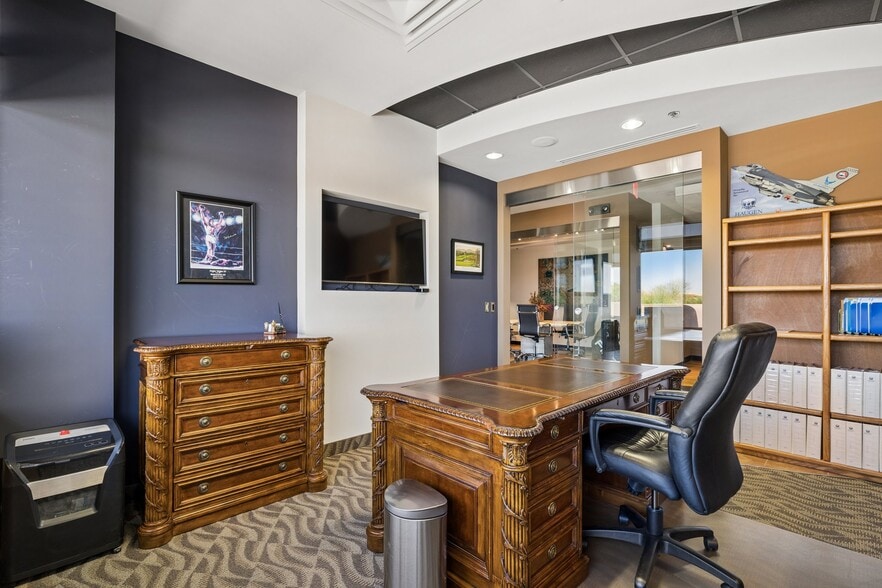 More Photos Of 8765 E Bell Rd, Scottsdale Loft Creative Space For Sale