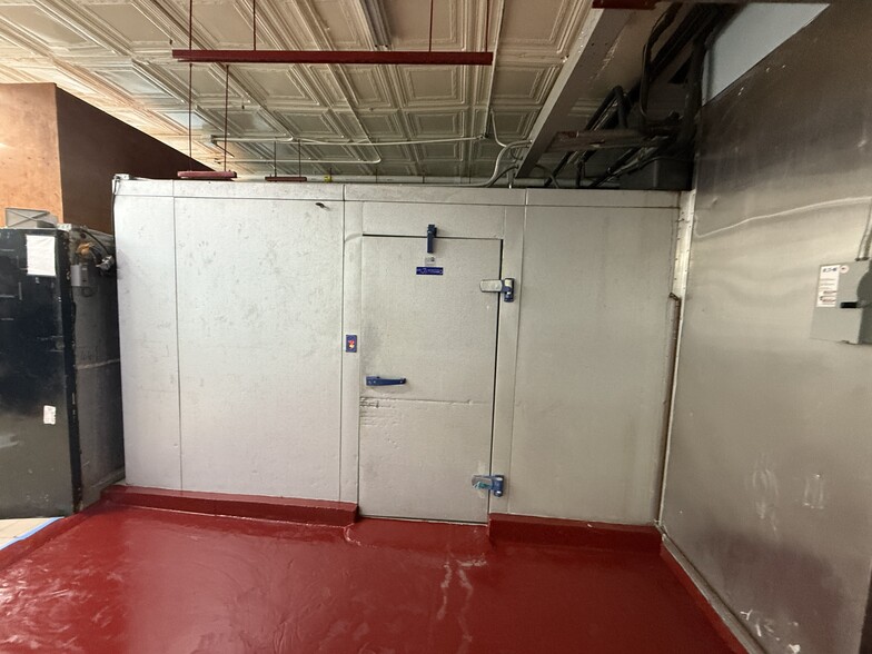 More Photos Of 2128-2138 White Plains Rd, Bronx General Retail For Sale