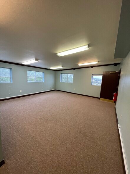 More Photos Of 1607 N Cuernavaca Dr, Austin Warehouse For Lease