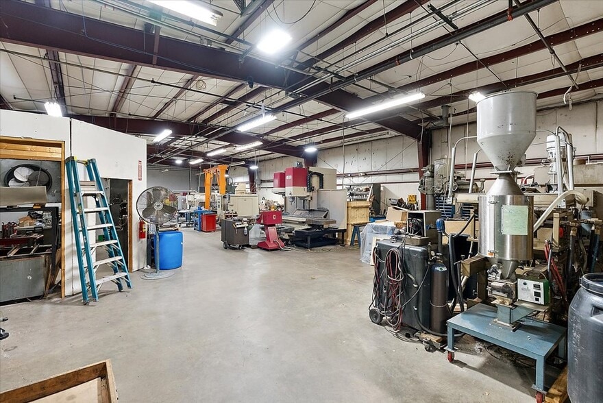 More Photos Of 58233 Gratiot Ave, New Haven Manufacturing For Sale